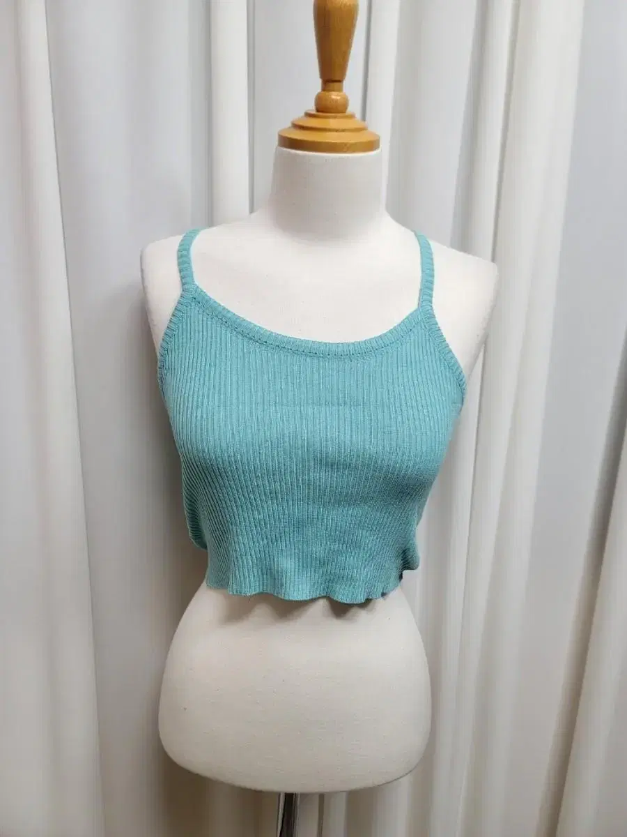 Ribbed sleeveless crop nasi