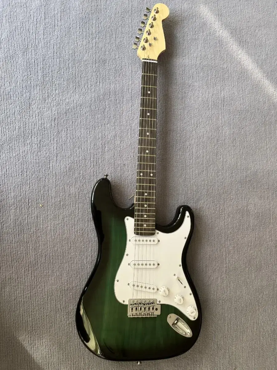 일렉 기타 GUITAR 그린화이트