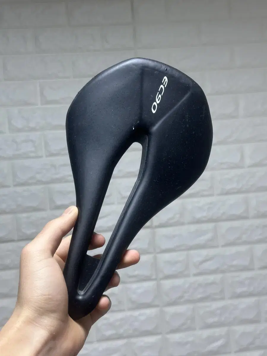 Ec90 Saddle