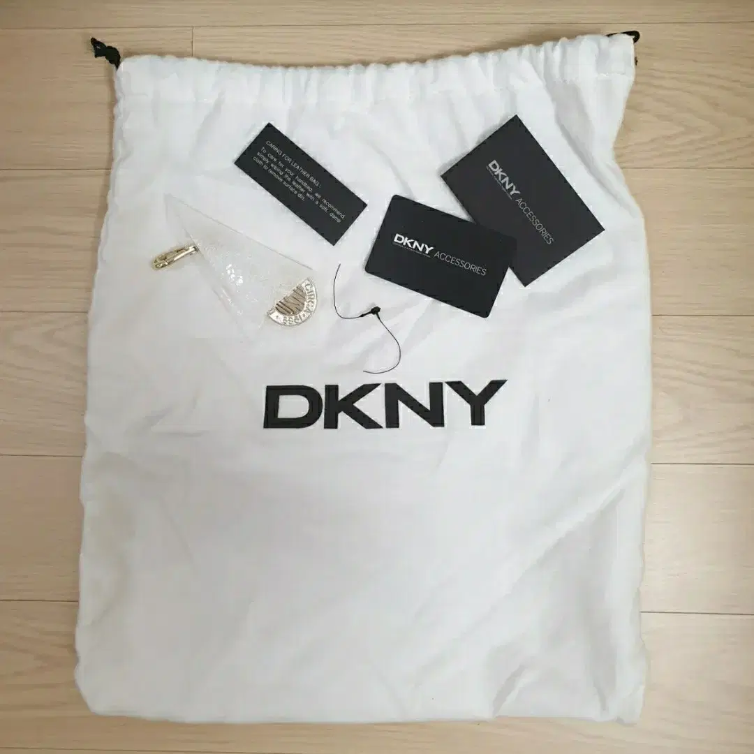 DKNY 체인백 숄더백 가죽체인백