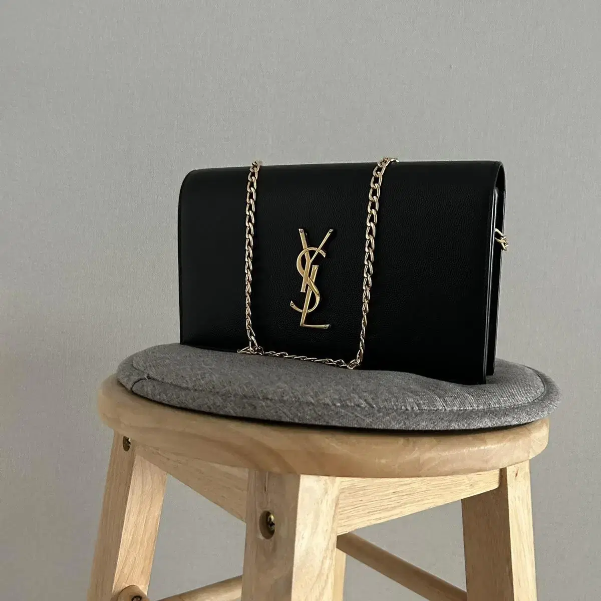 Genuine Yves Saint Laurent chain bag, cheap.