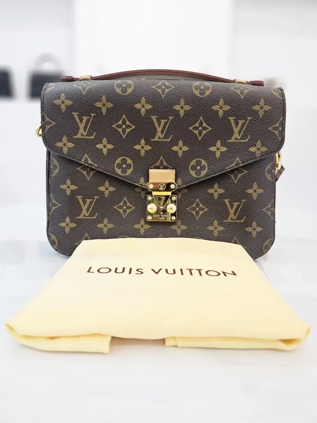 [Luxall Ulsan Branch] Louis Vuitton Pochette Mettis Shoulder Bag