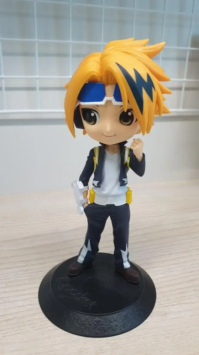 Hiroaka Kaminari Denki Figures