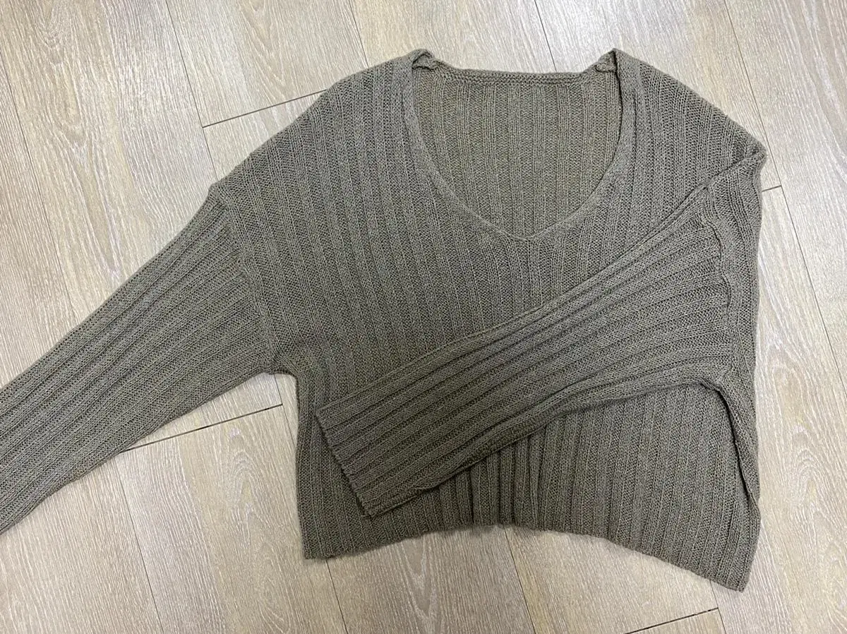 For V-neck knit/crochet/slip knit