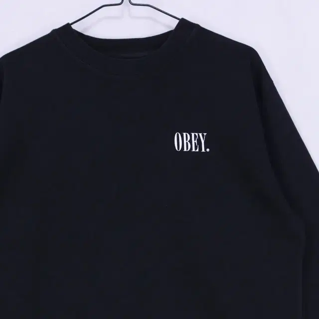 OBEY 오베이 검정색 맨투맨 S