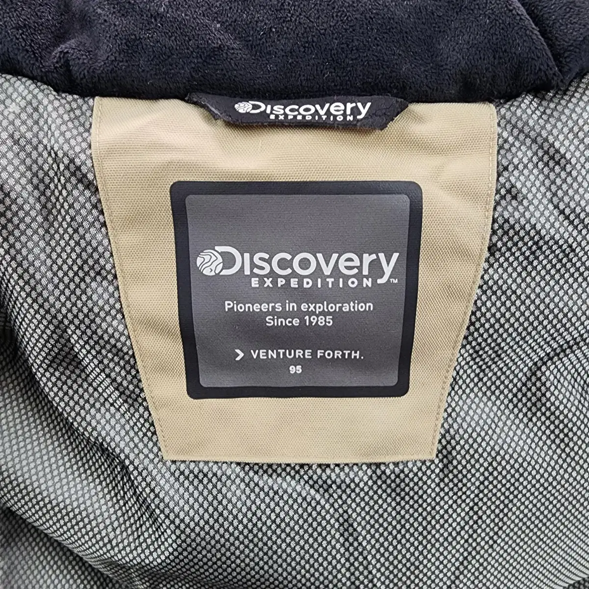 [95] Discovery 디스커버리 패트롤 숏패딩