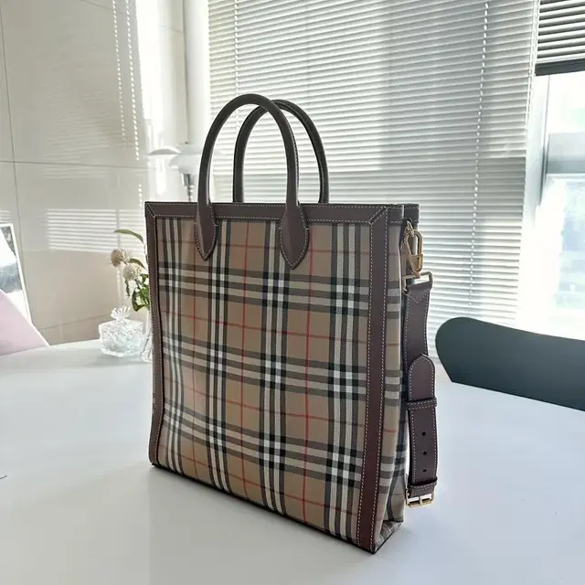 (마지막 가격내림) 버버리 Medium Vintage Check 토트백