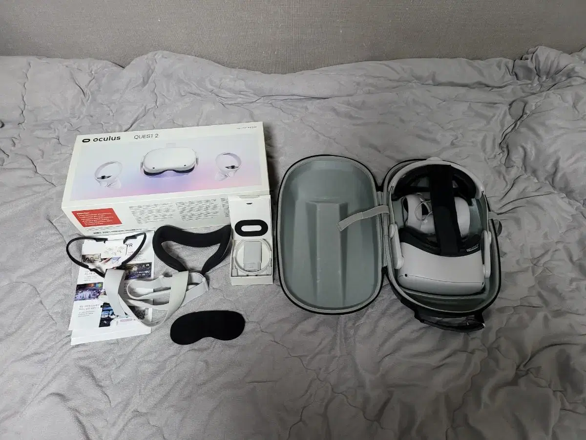 Oculus Quest 2 (Meta Quest 2) 256GB for sale.