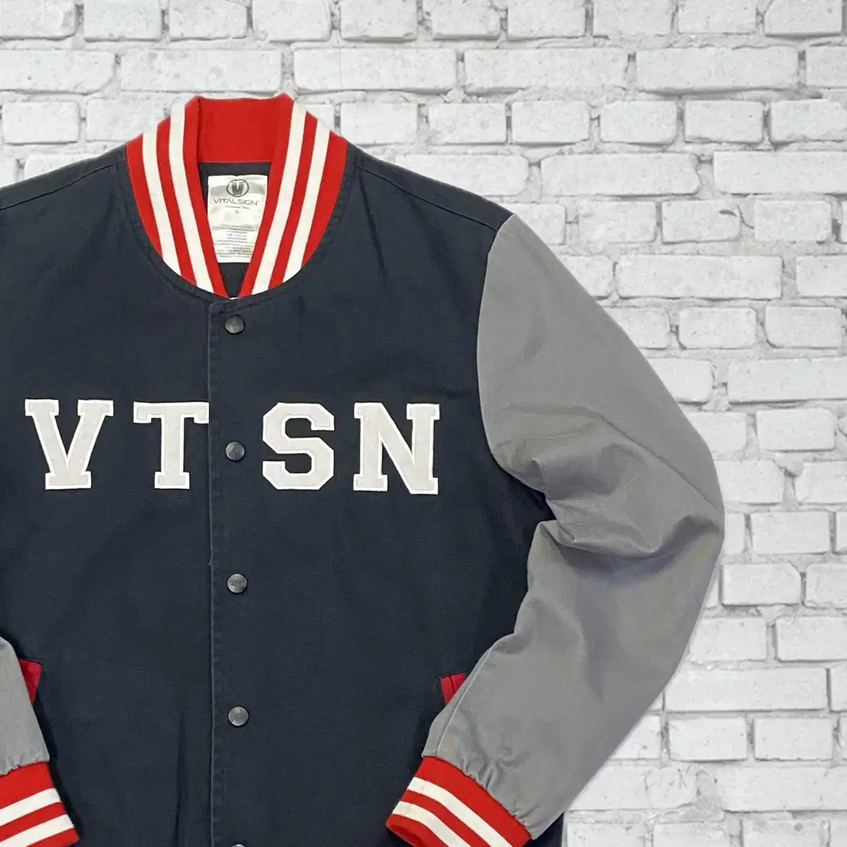 (583) Vital Signed Vintage Baseball Jumper S