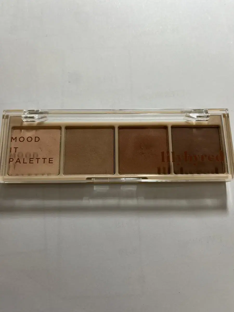 Lily-Bare Red Mood It Palette 03 Mute It