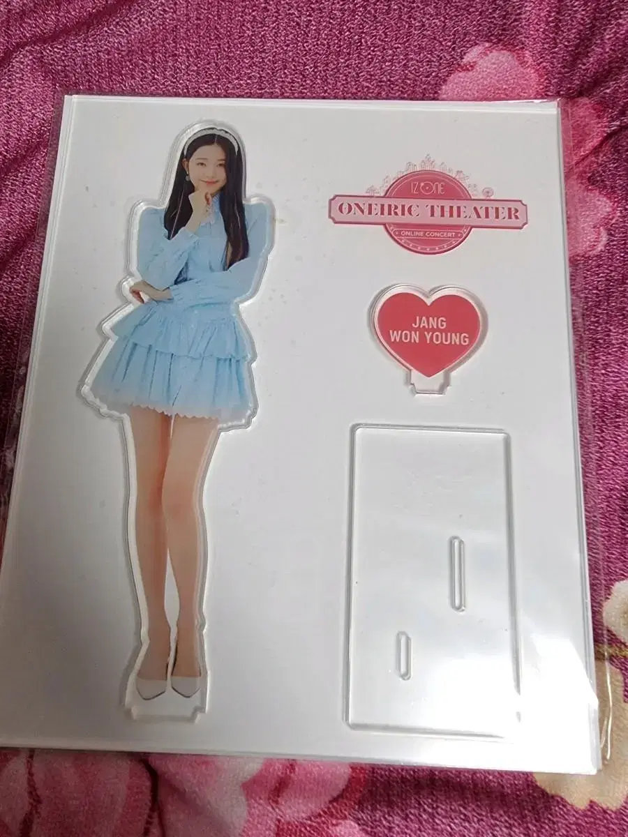 iz*one ive jang wonyoung acrylic stand