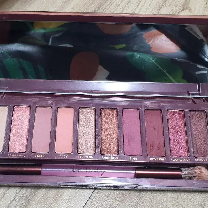 네이키드 어반디케이 체리(Naked Urbandecay Cherry)