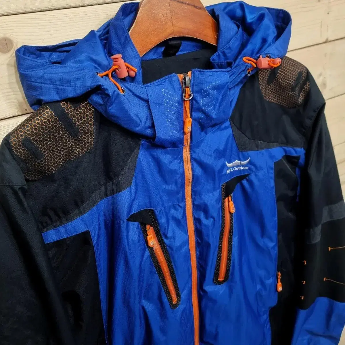 [L] Buffalo Outdoor HIPORA Windbreaker