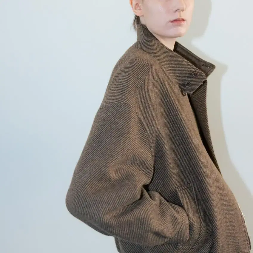 문달 Wool Blouson in Brown