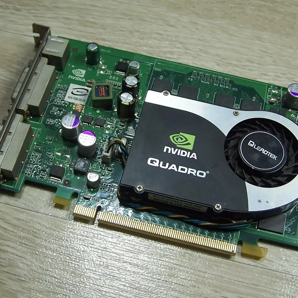 Quadro FX1700 512MB 그래픽카드 (재고 1개)