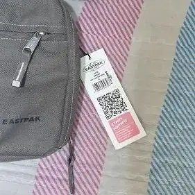 EASTPAK BRIONA 크로스가방