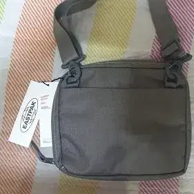 EASTPAK BRIONA 크로스가방