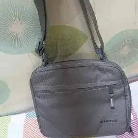 EASTPAK BRIONA 크로스가방