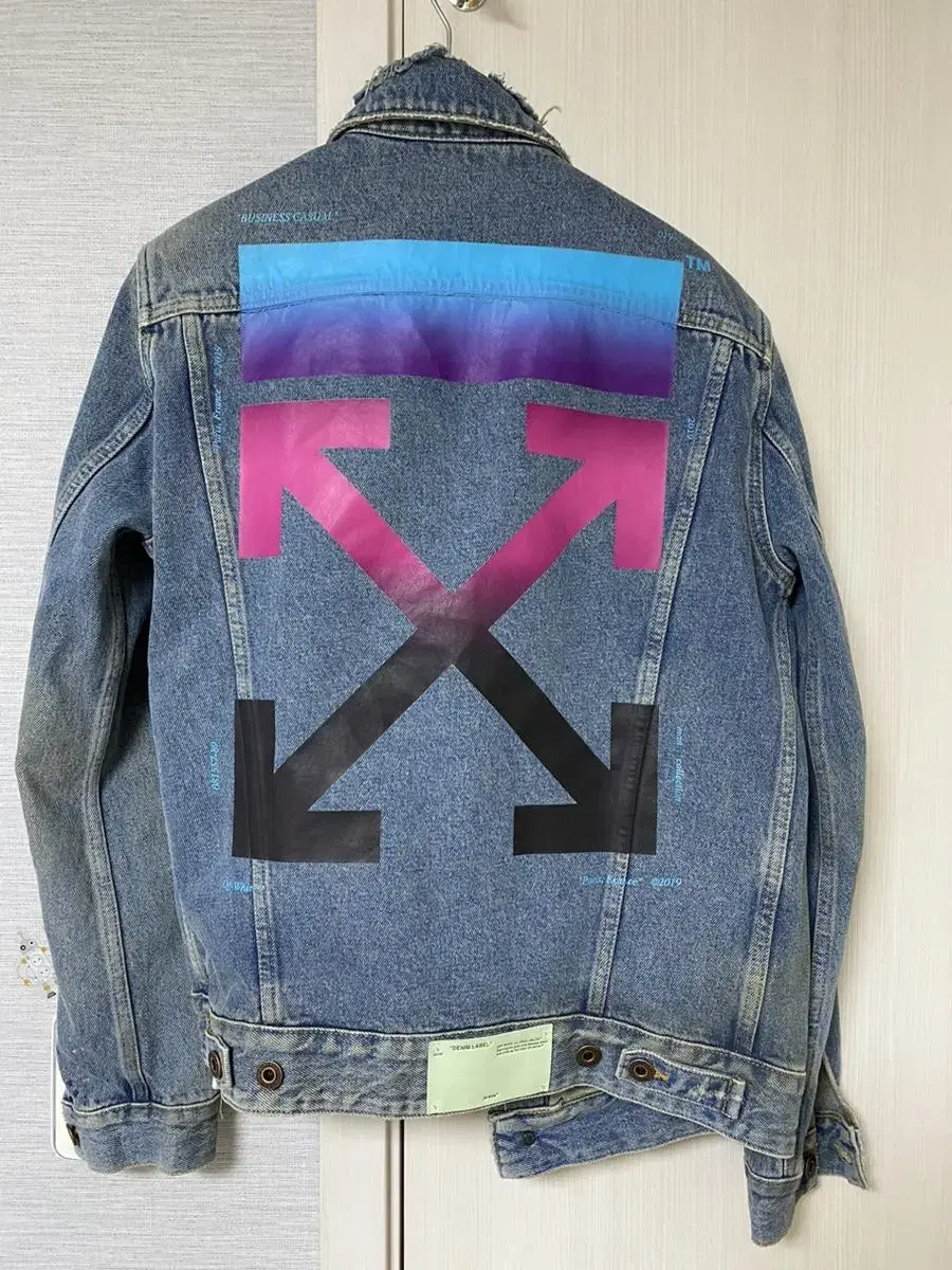 [S] Off-White Arrow Vintage Wash Denim Jacket