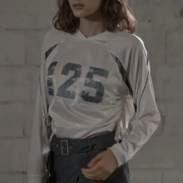 일리오 WHITE DENIMLIKE RIBBON CROP JERSEY