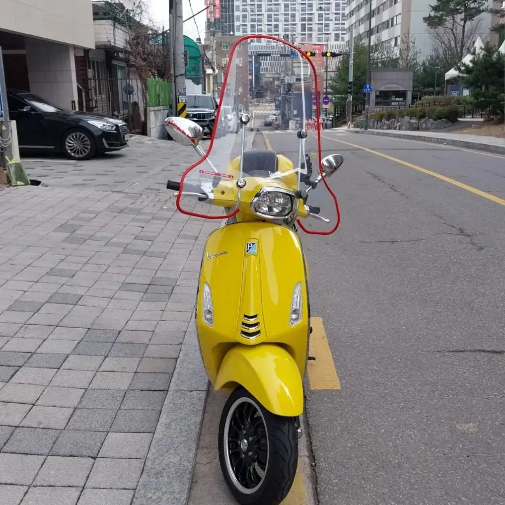 23년식   베스파 스프린트 125cc 노란색 판매합니다