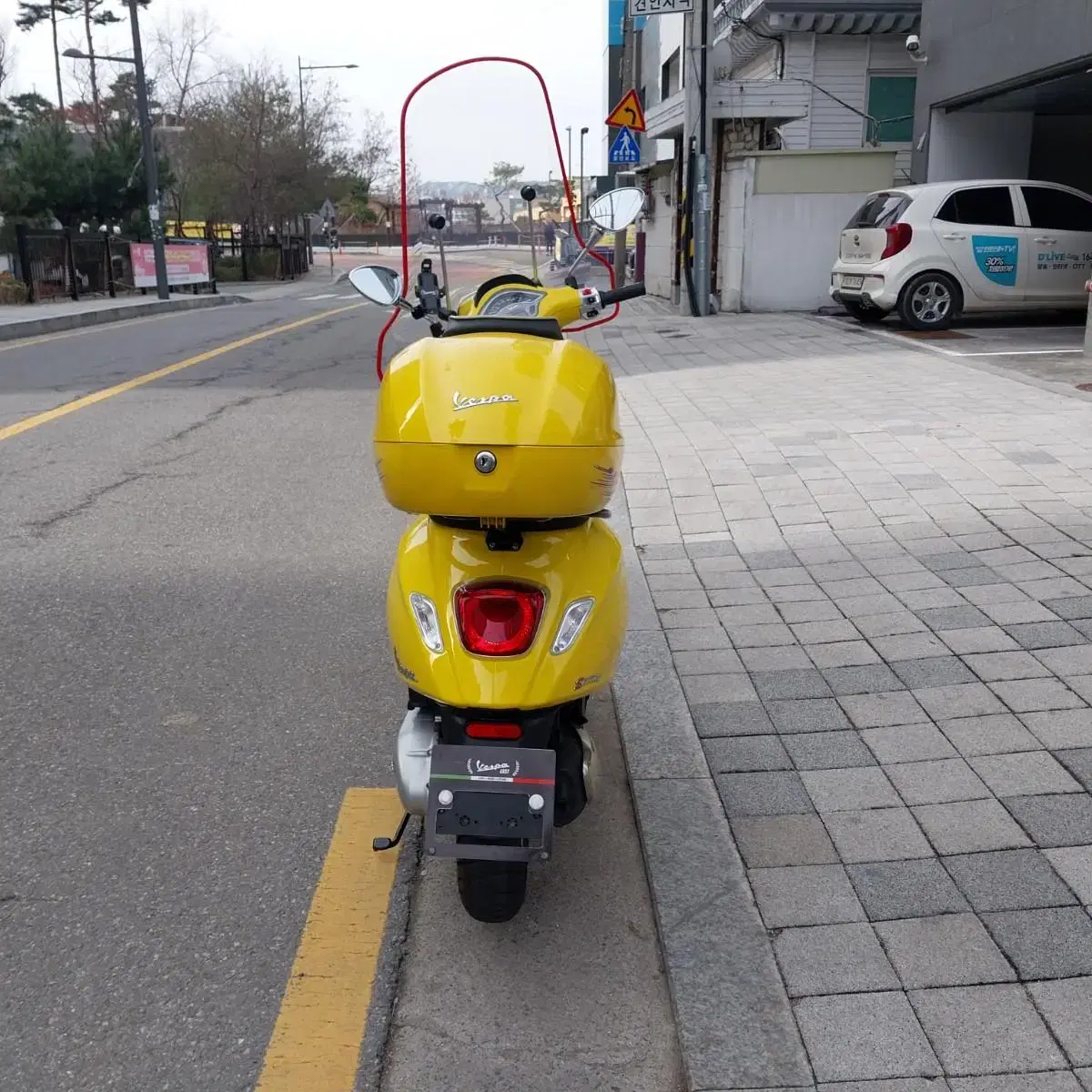 23년식   베스파 스프린트 125cc 노란색 판매합니다