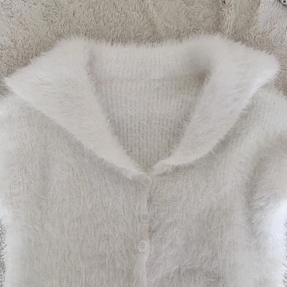 Soft fur crop cardigan - white