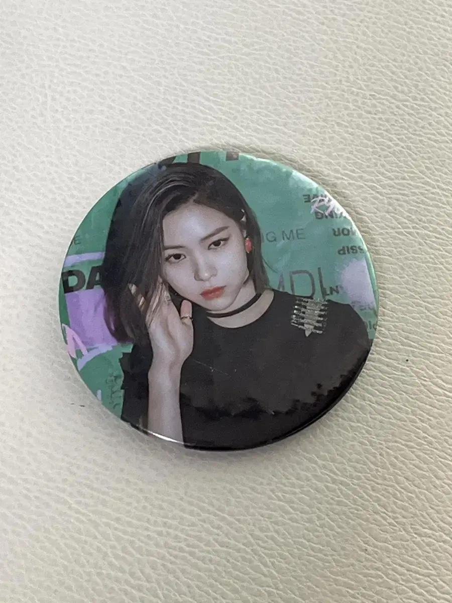 Itzy itzy ryujin wannabe wannabe badge