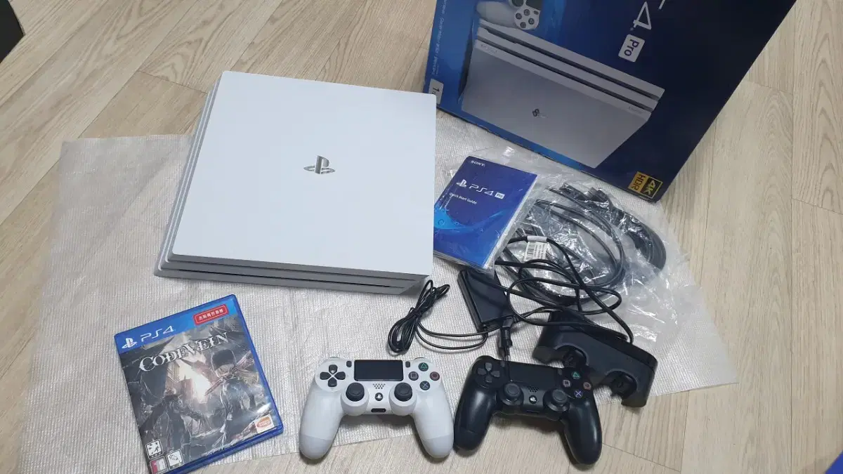 ps4 프로 1테라 화이트 폴박스