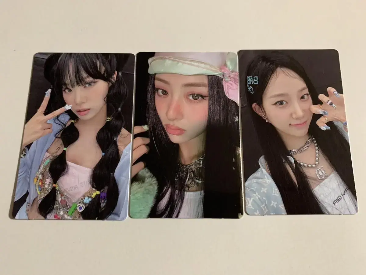 Le sserafim easy weverse pre-order benefit photocard wts in bulk.