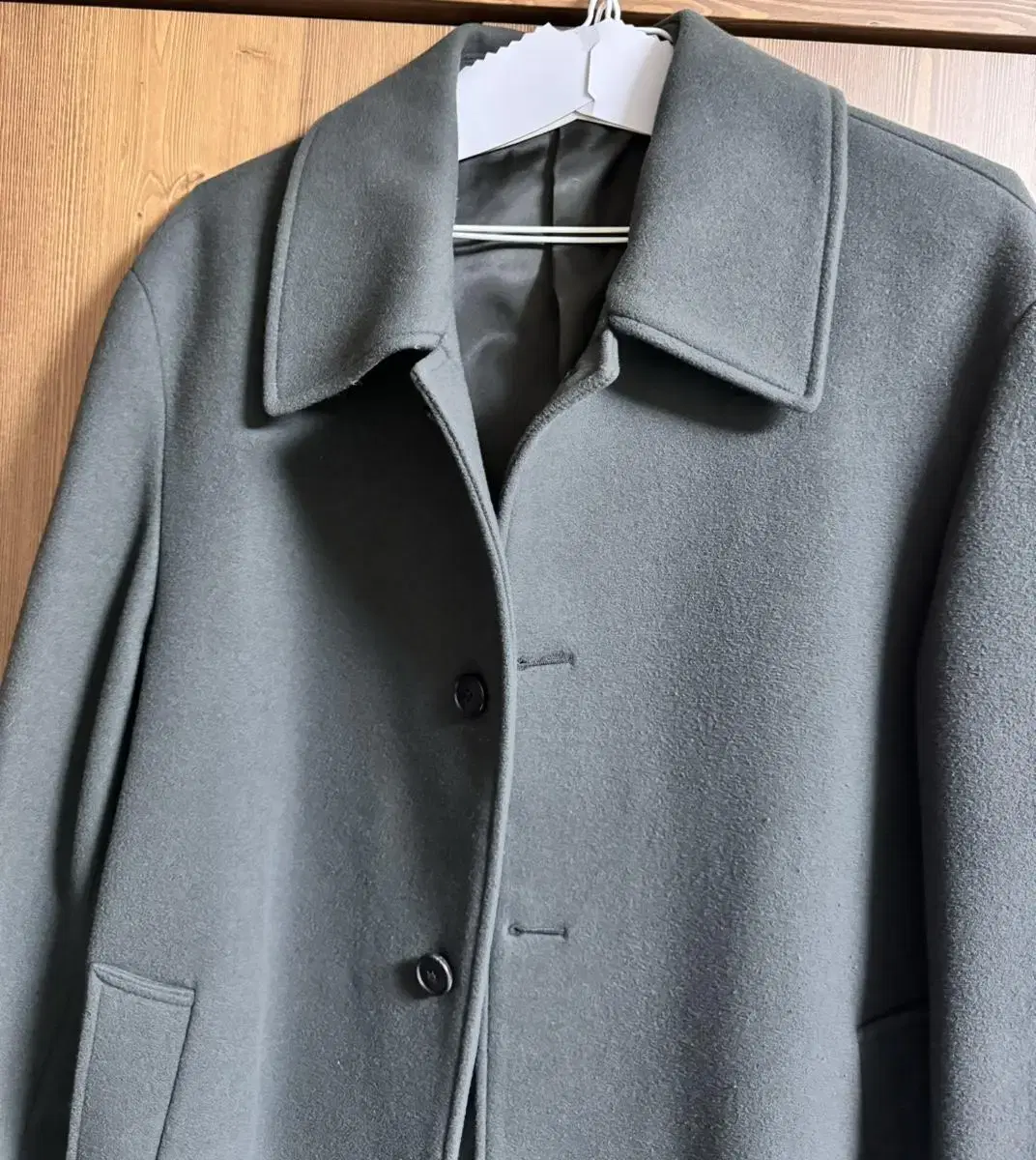 Balmacan cashmere coat by Giosungio