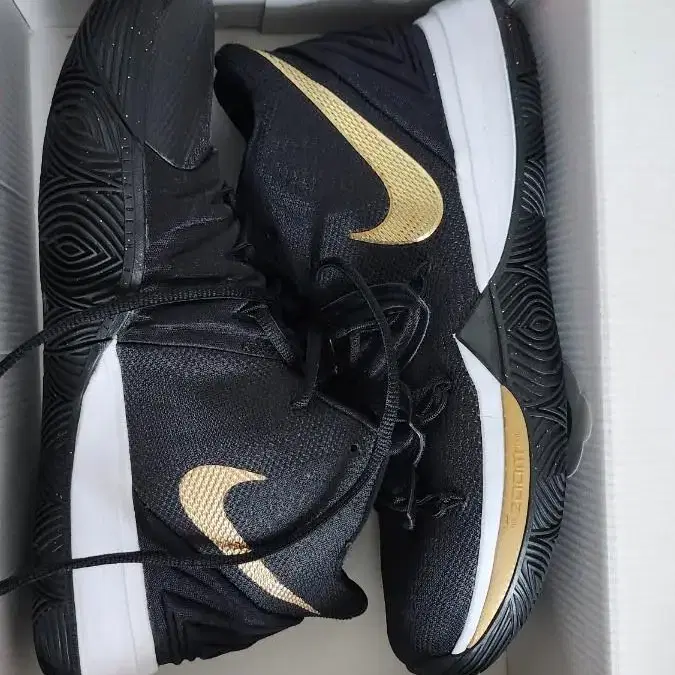 나이키 카이리 nike basketball Kyrie low3