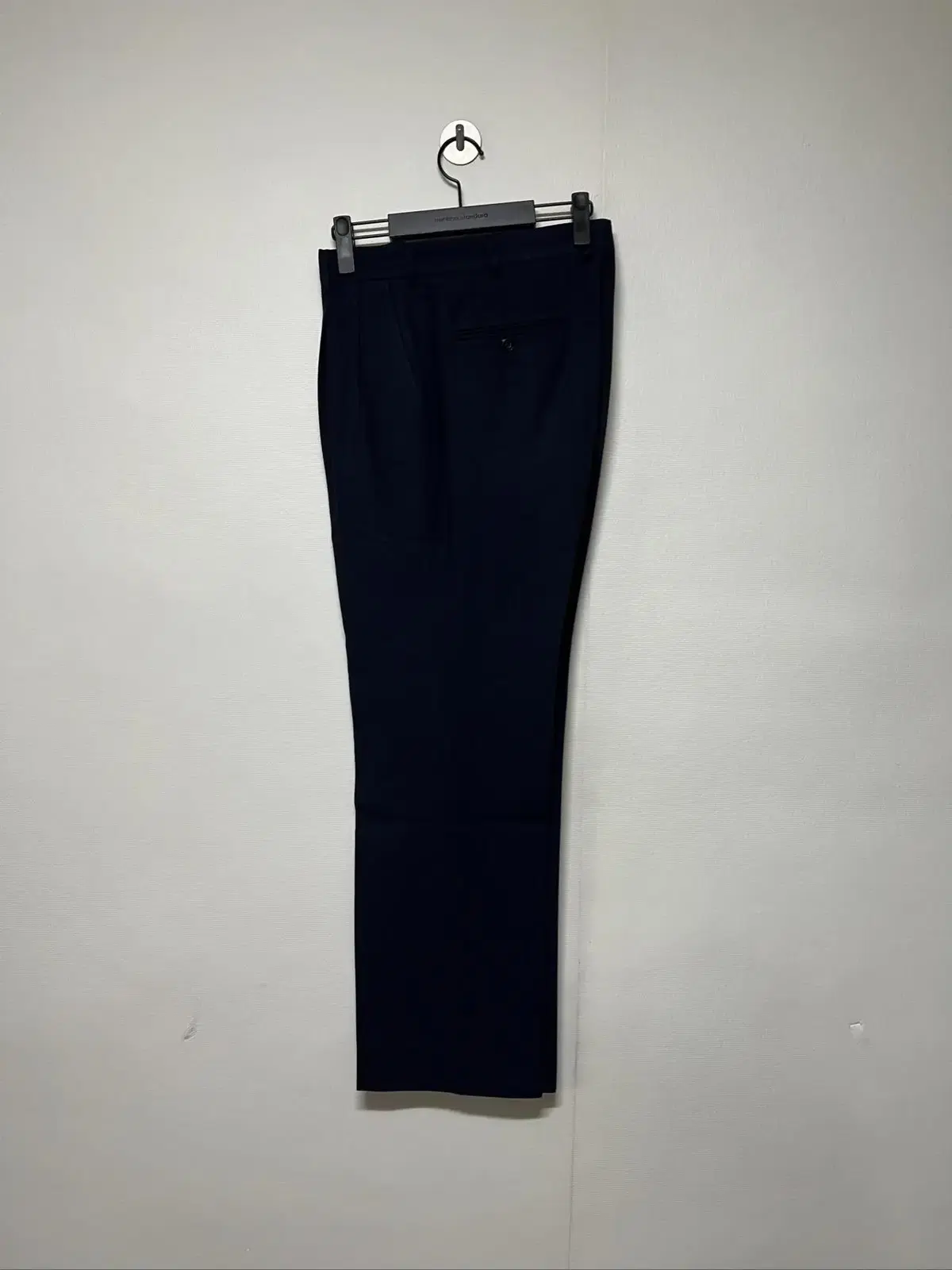 Men's M size Pleated pants made of thin fabric that can be worn even in yeoreum