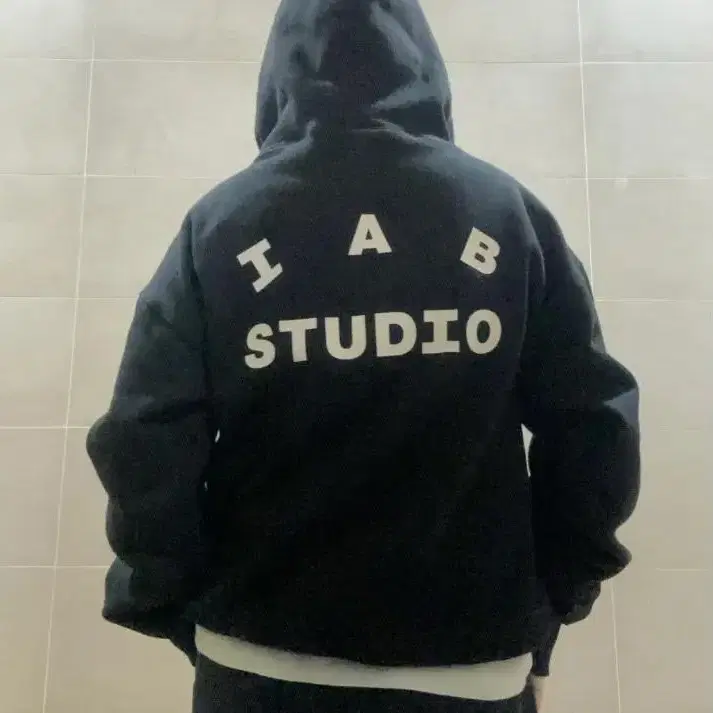 IAB studio hoodie black white (L)