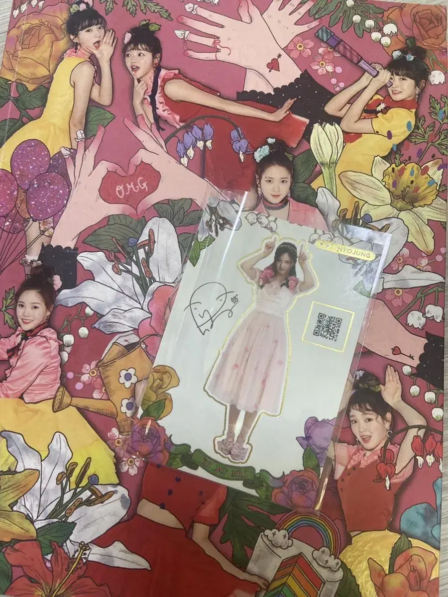 Sell Oh My Girl Coloring Book album 