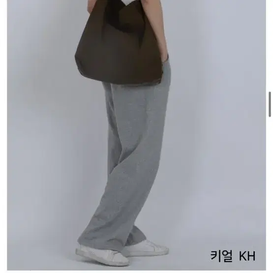 Kial Nylon Shoulderbag 키얼 나일론 숄더백 카키 새상품