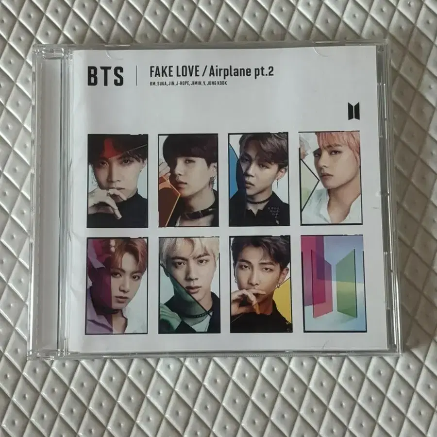 BTS 일본 앨범 FAKE LOVE/Airplane pt.2 CD 앨범