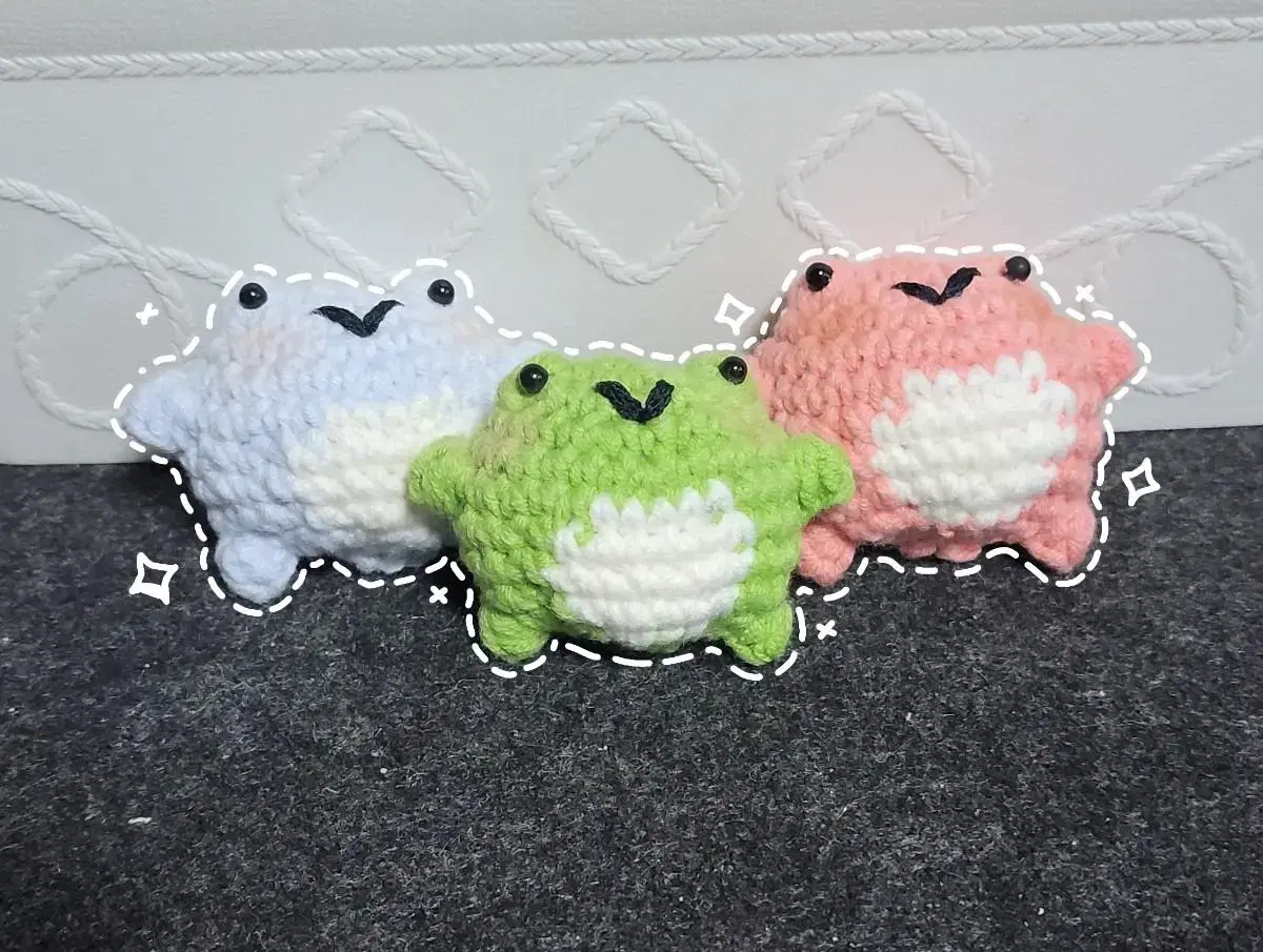 Knitted keyring) Plump frog [4+1]