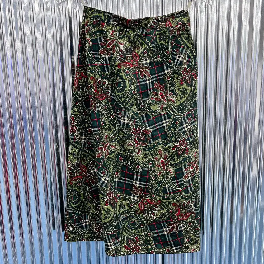 Burberry Vintage Paisley Skirt (Domestic 22) C70