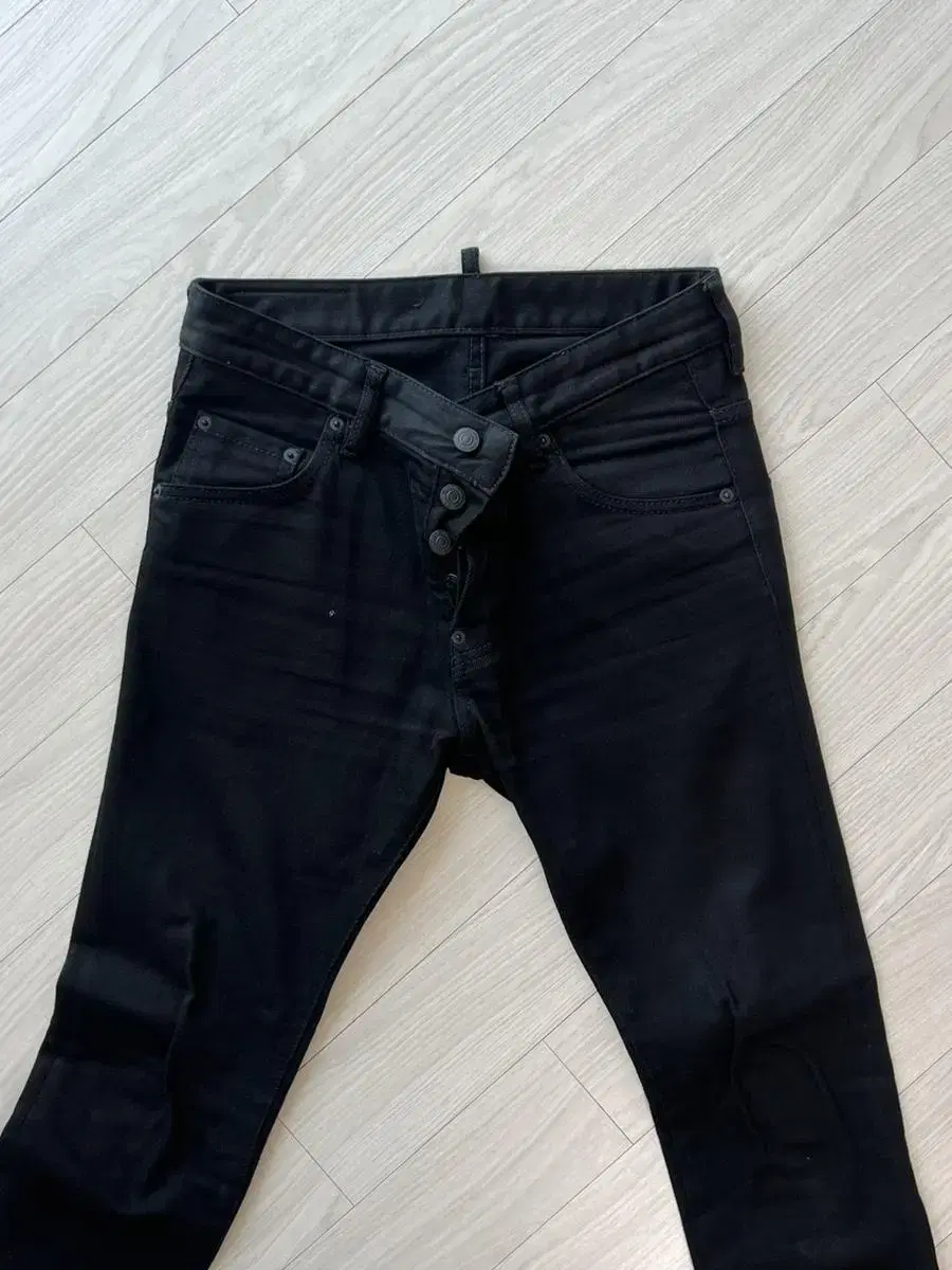 Disquieted2 Black Jin Skatefits Size 44