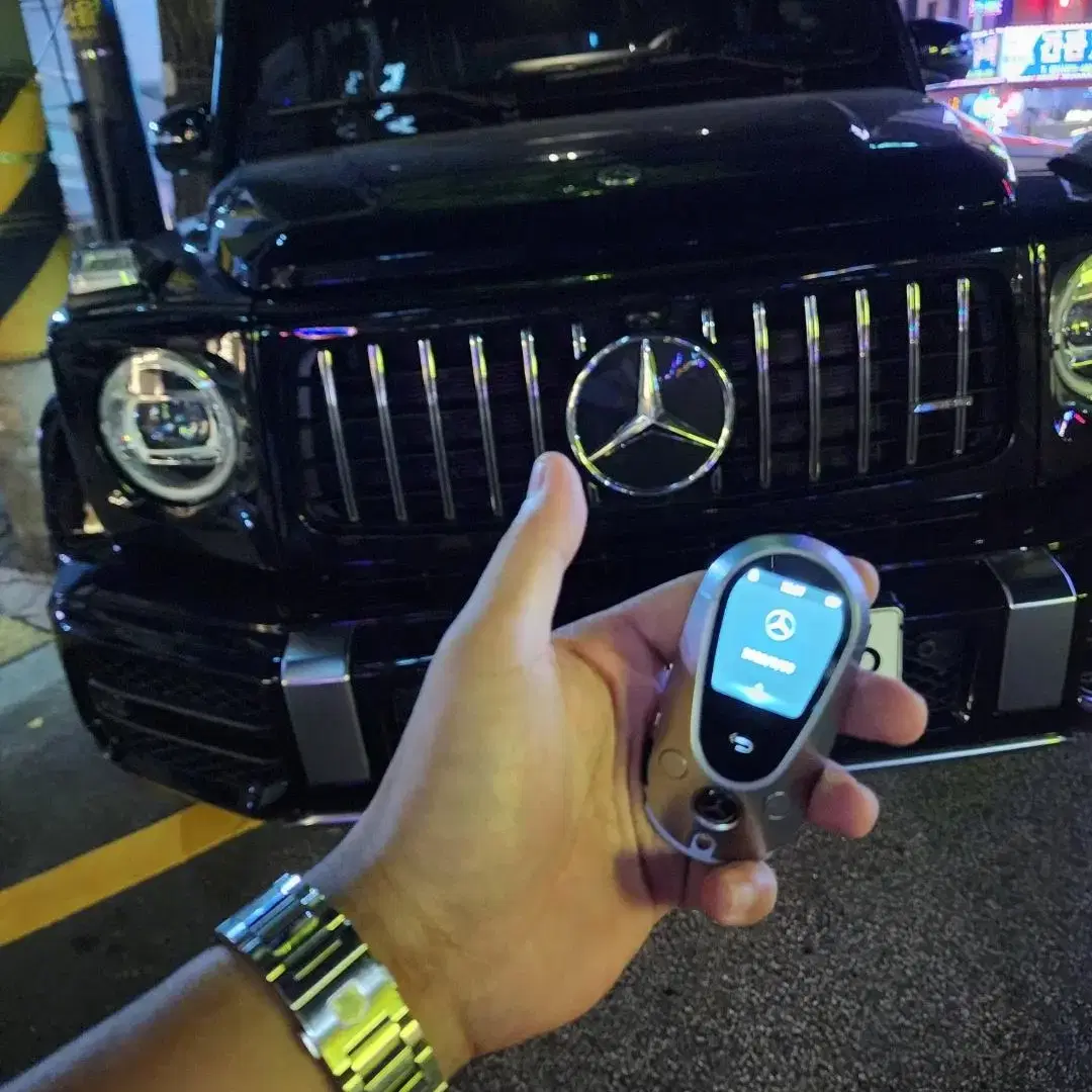 벤츠 AMG SUV 전차종 구형키를 최신형 터치 스크린 디지털키 개조