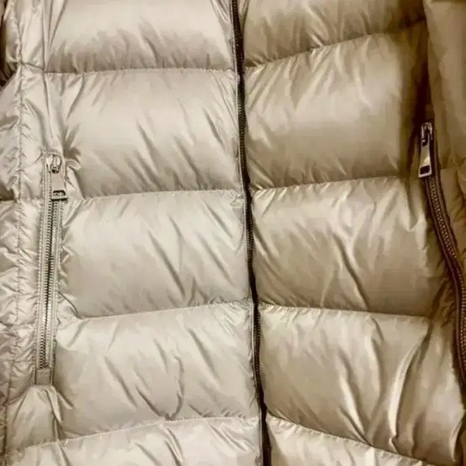 Moncler 몽클레어 torcyn 패딩 새상품