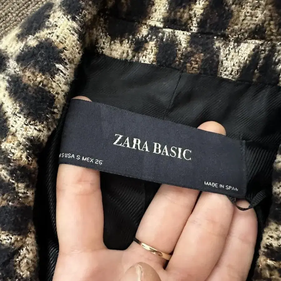 자라 Zara 호피 코트