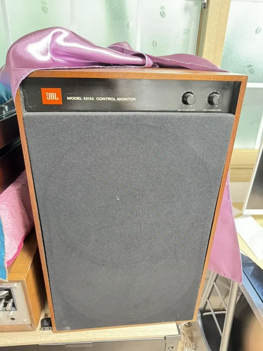 JBL4312