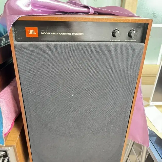 JBL4312