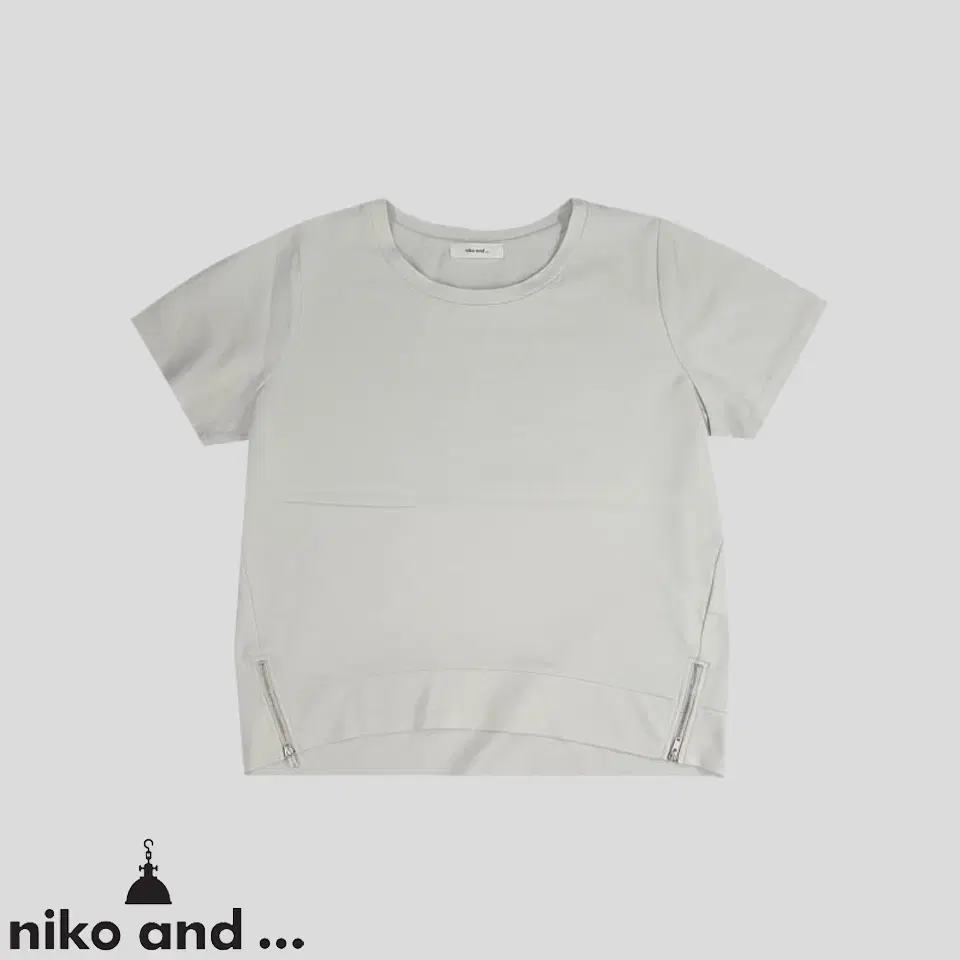 Light gray zipper detail cotton-blend round-neck short-sleeved T-shirt from Nicoand