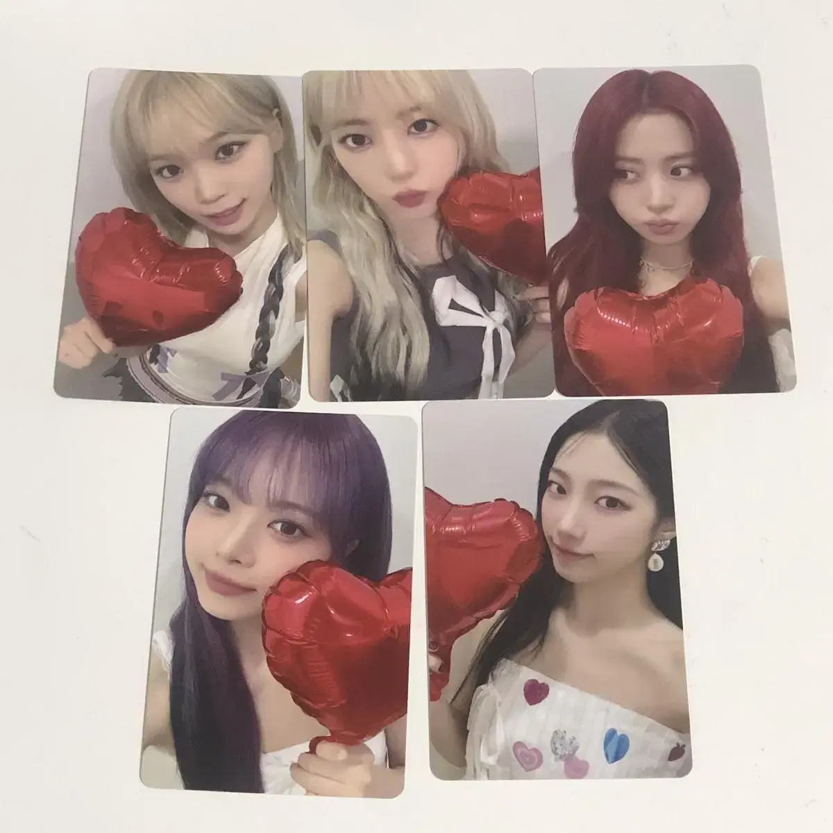 le sserafim showcase pre-order benefit photocard heart balloon kim chaewon sakura huh yunjin kazuha hong eunchae