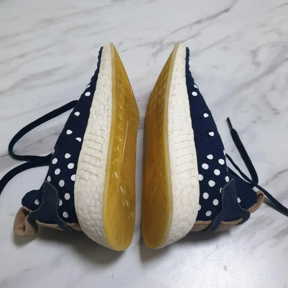 아디다스 NMD R2 프라임니트PK도트 런닝화 사이즈 245