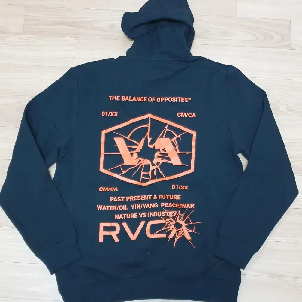 RVCA 후디 사이즈 M 루카