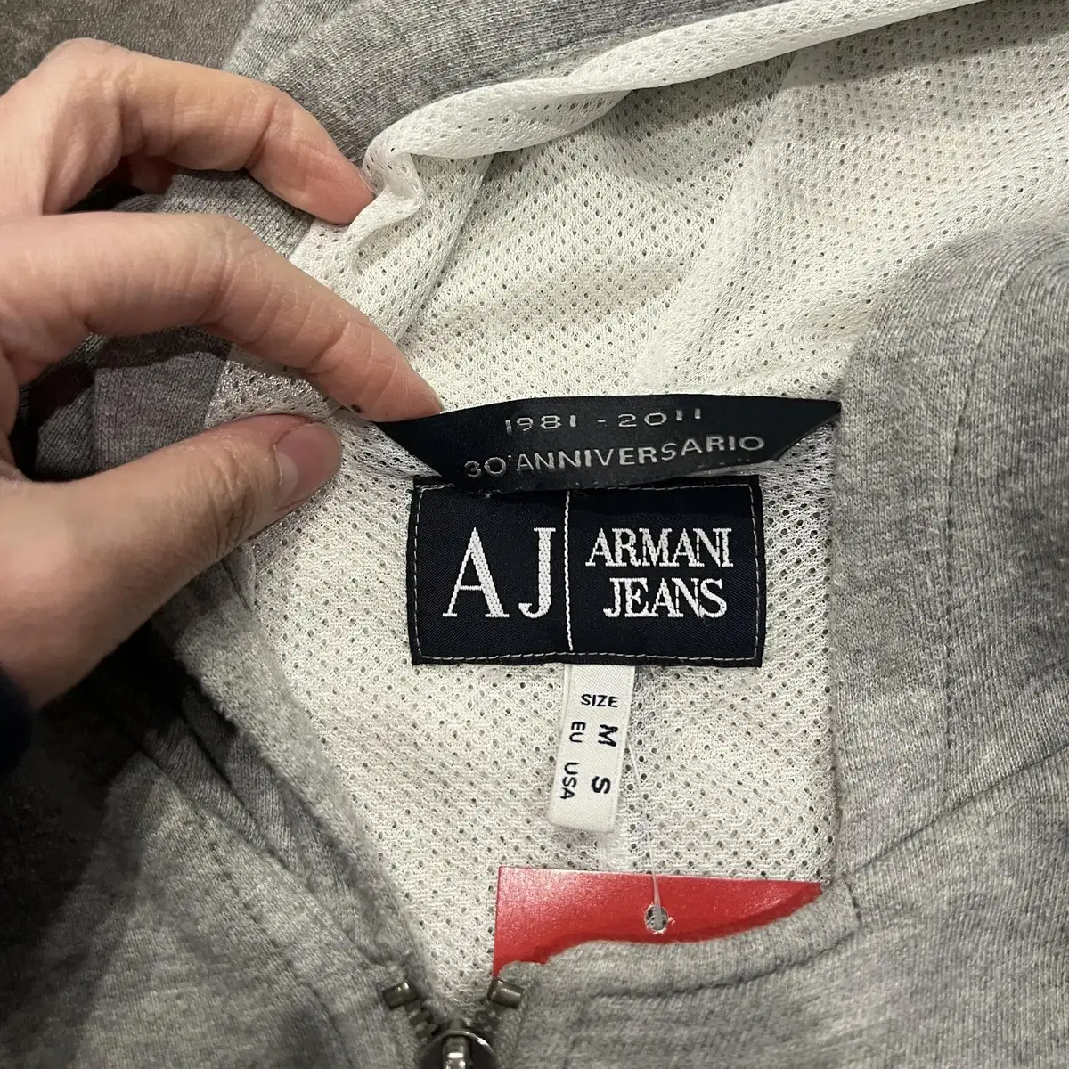 (END) ARMANI JEANS 아르마니 비대칭 사선 후드 집업 그레이